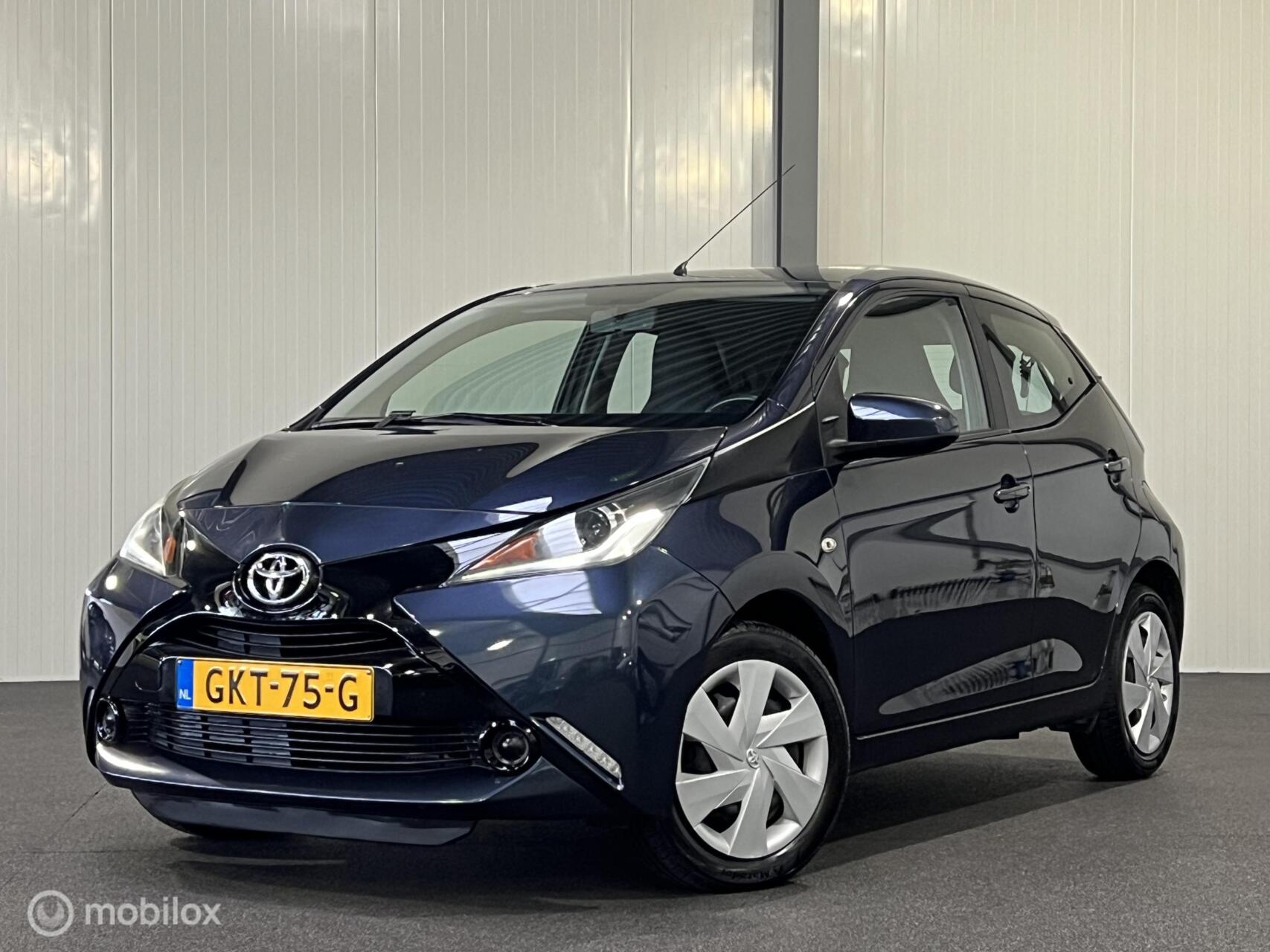 Toyota Toyota Aygo 1.0 VVT-i x 5-drs [ Carpass historie compleet ] 2015 - voorkant
