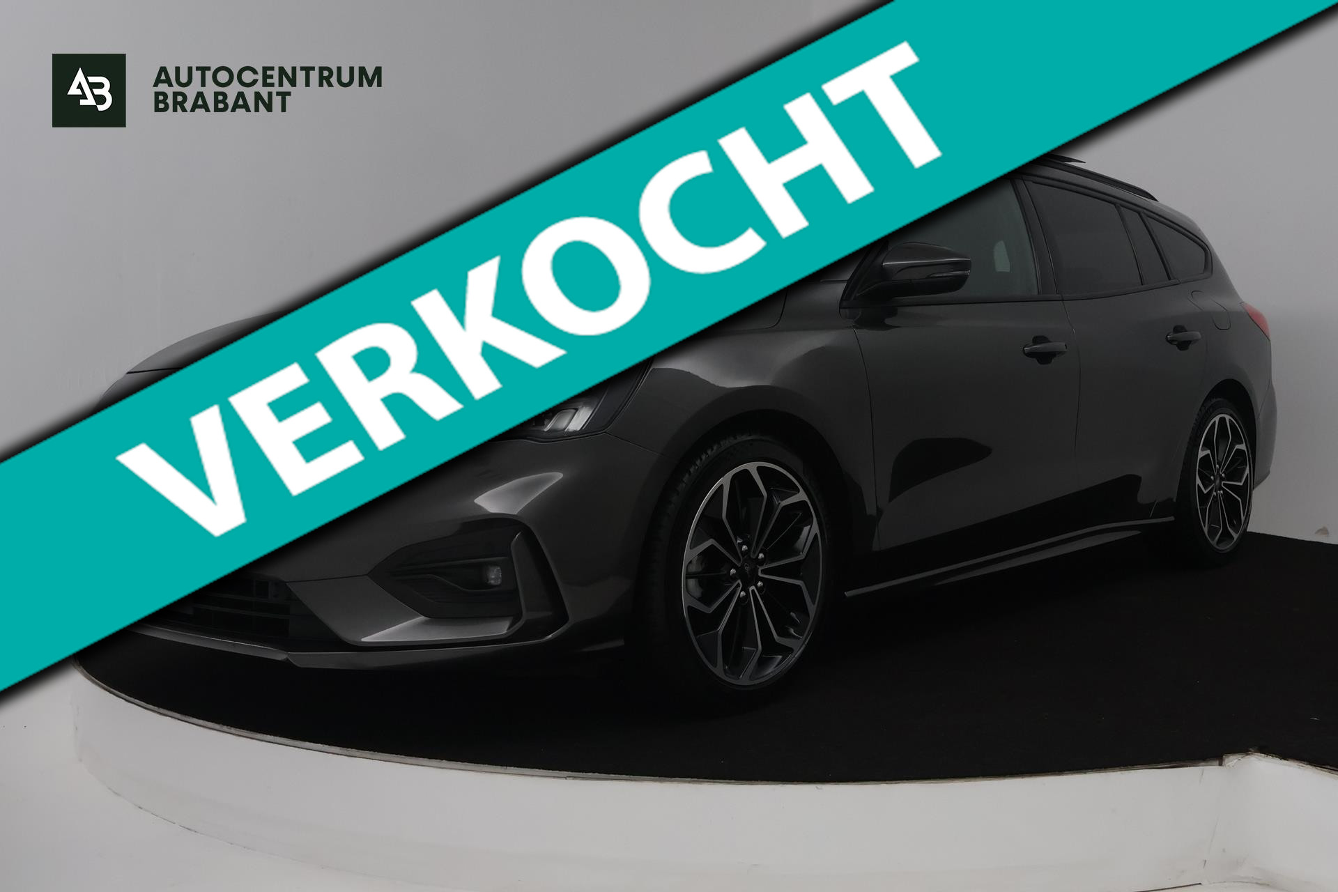 Ford Focus 1.5 EcoBoost Vignale (PANORAMADAK, STOEL/STUUR VERWARMING, CAMERA, CRUISE CONTROL ADAPTIEF, TREKHAAK) 2019 - voorkant