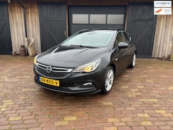 Opel Astra 1.4 Innovation 2016 - voorkant