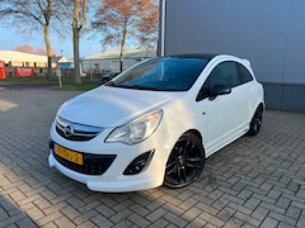 Opel Corsa 1.4-16V Color Edition 2012 - voorkant