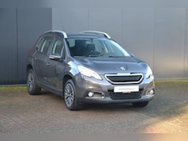 Peugeot 2008 1.2 PureTech Active 2016 - voorkant