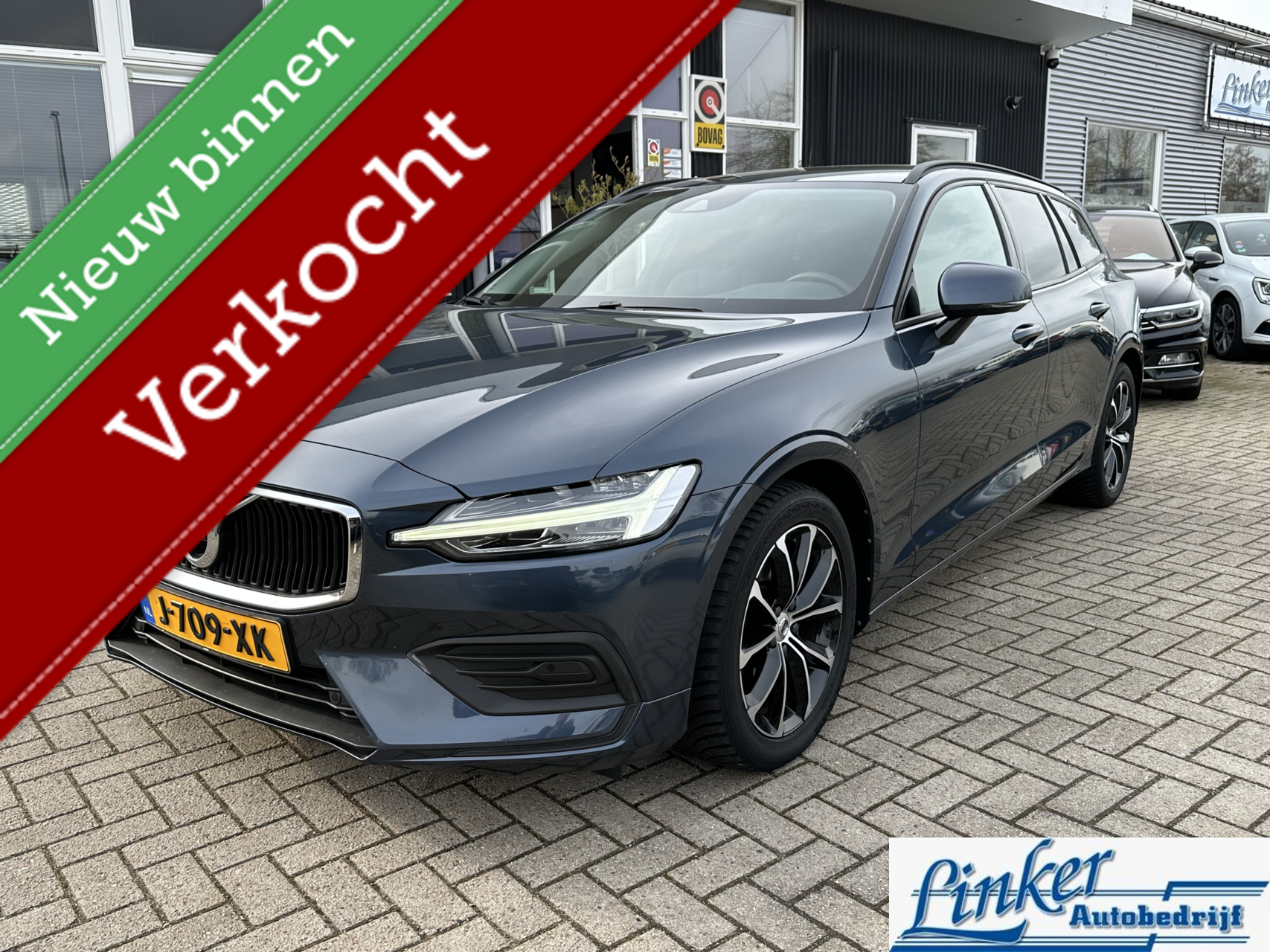 Volvo V60 2.0 B3 Momentum Advantage - NL-AUTO TREKH CAMERA CARPLAY 2020 - voorkant