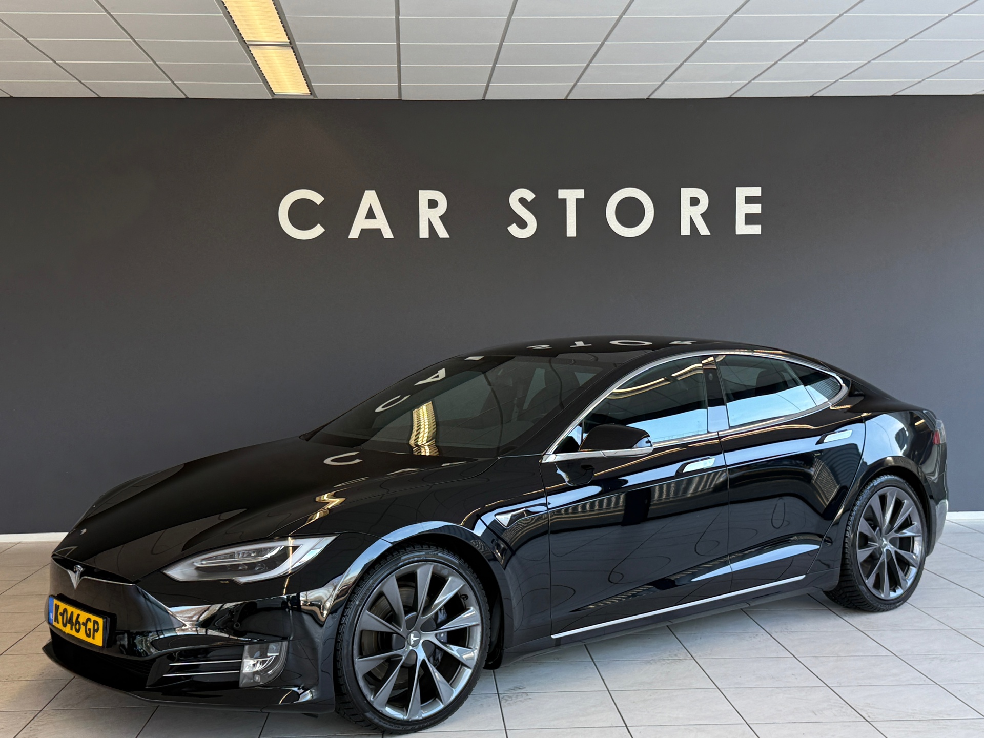 Foto van TESLA MODEL S