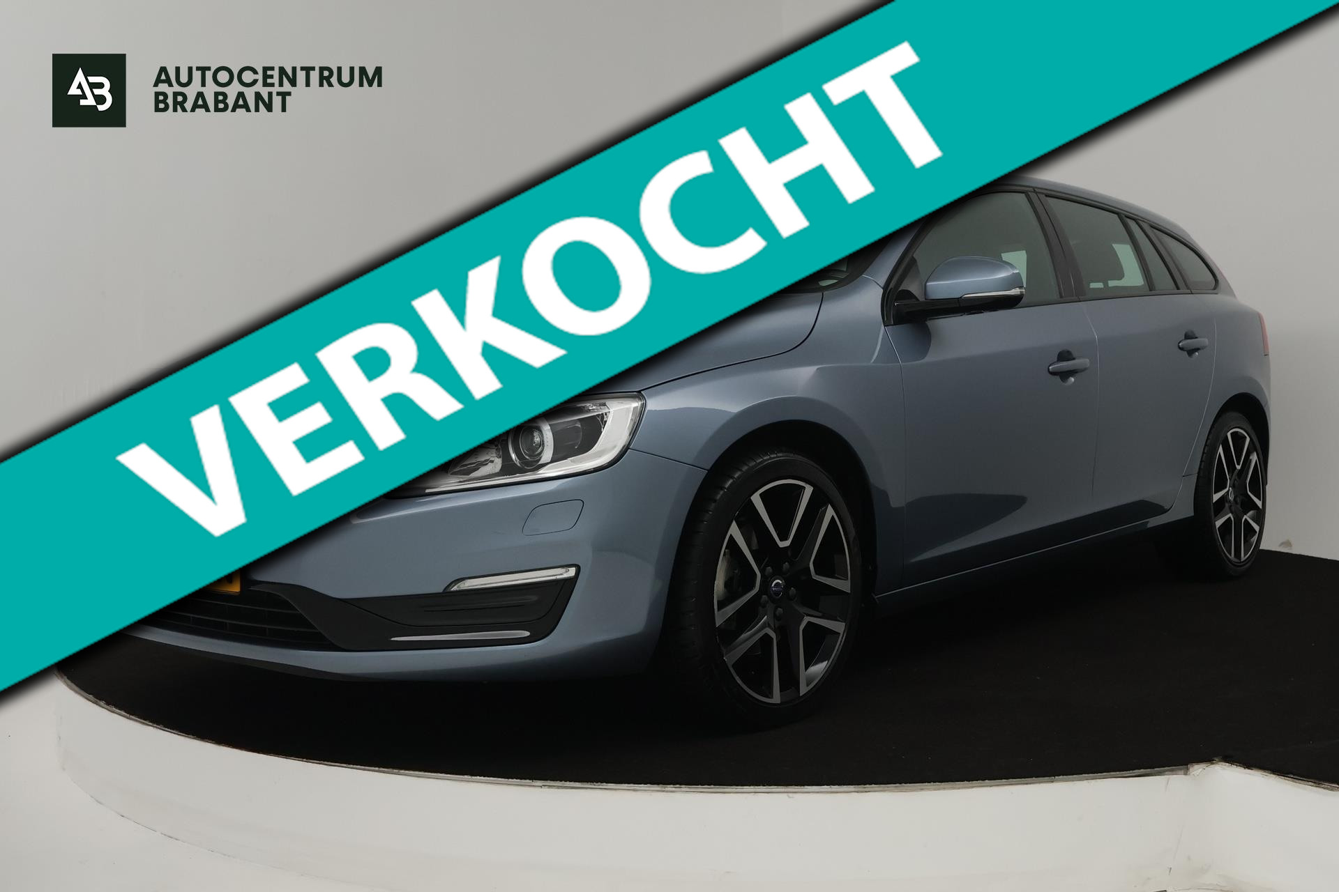Volvo V60 2.0 T4 Polar+ Dynamic (TREKHAAK, STOELVERWARMING, NAVIGATIE, AUTOMAAT, PARKEERSENSOREN) 2018 - voorkant