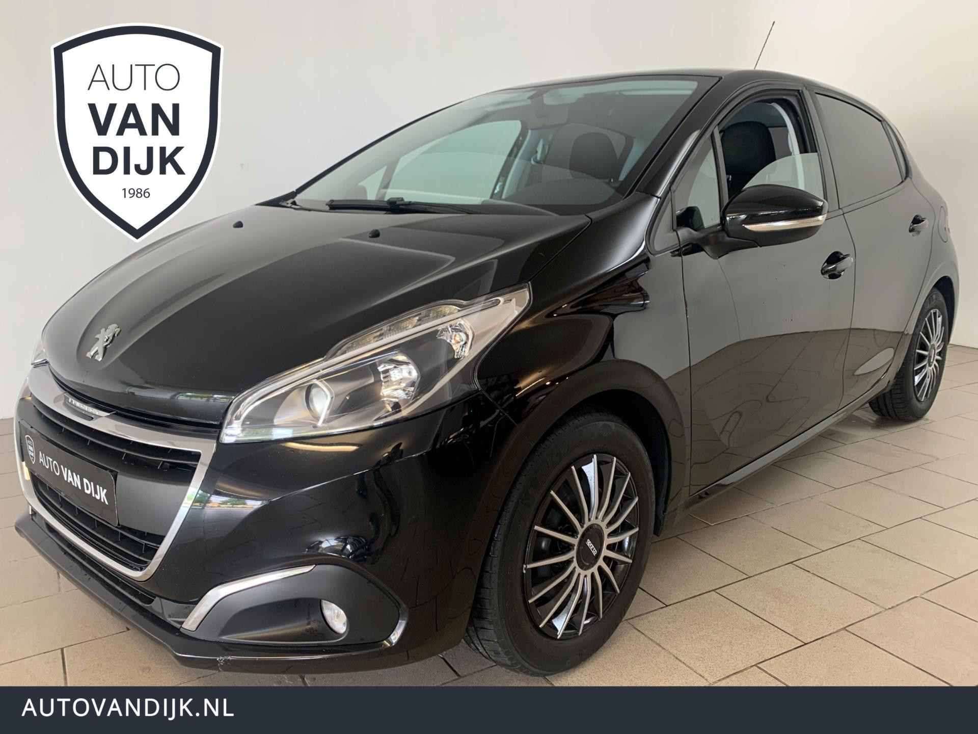 Peugeot 208 1.2 PureTech Blue Lion AIRCO NAVI CRUISE ELEK RAMEN CENT VERG SPARCO WIELDOPSET MULTI STUUR MISTLAMPEN NIEUWSTAAT 2018 - voorkant