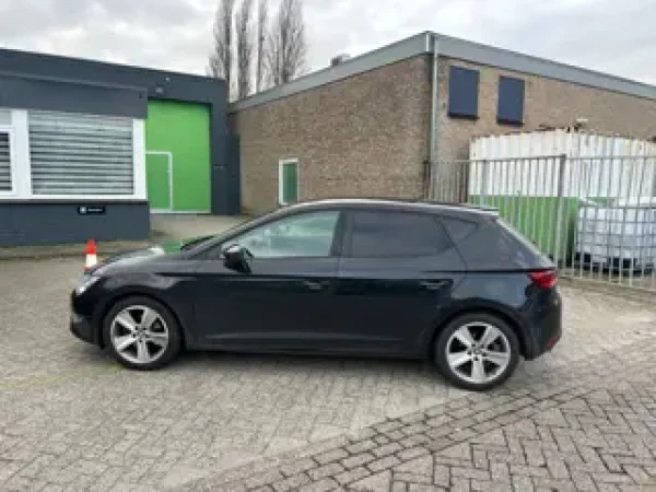 Seat Leon 2.0 TDI FR Business 2014 - voorkant
