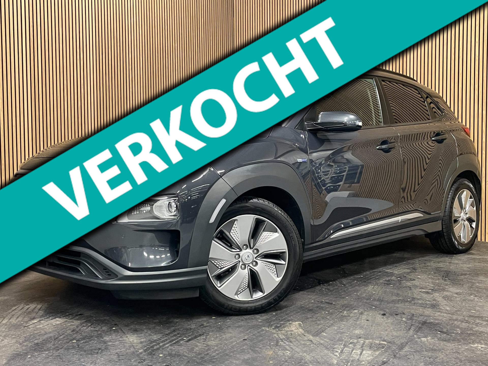 Hyundai Kona EV Premium 64 kWh|GROTE ACCU|100%SOH|FACELIFT|3-FASE|HUD|KRELL|LEDER|ACC|STUURVERW|STOELVERW+VENT.|CAMERA|CARPLAY|NL| 2020 - voorkant