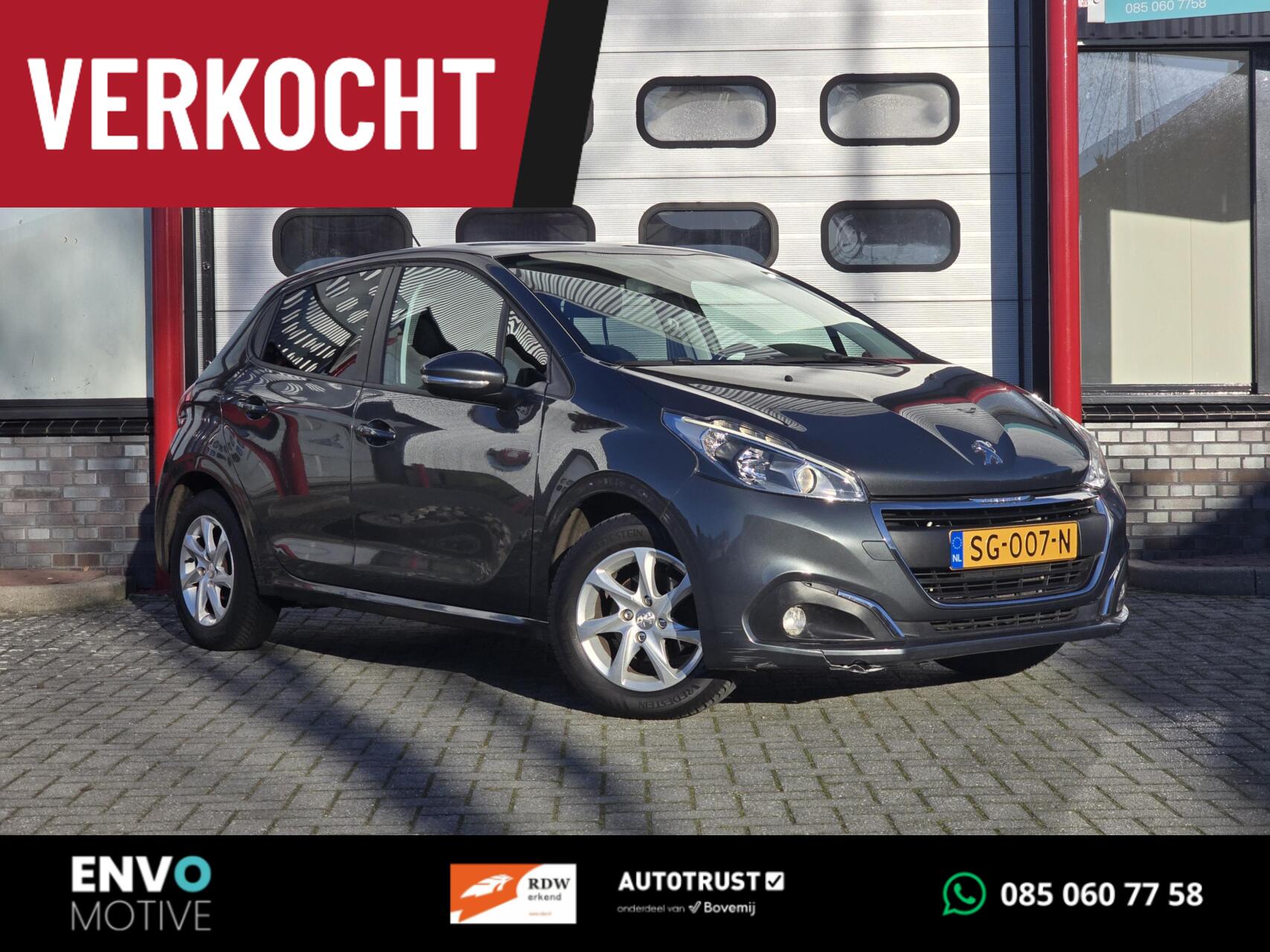 Peugeot 208 1.2 PT Blue Lion Airco/Navi/Distributieriem vv. 2016 - voorkant
