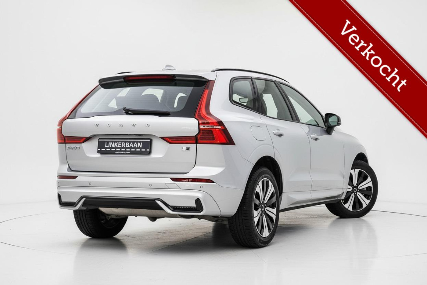 Volvo Xc60 2.0 T6 Plug-in hybrid AWD Plus Dark | Panodak | Camera | Leder | 19 inch | 2023 - voorkant