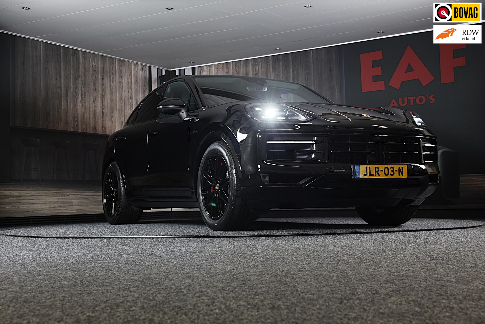 Foto van PORSCHE CAYENNE S E-HYBRID
