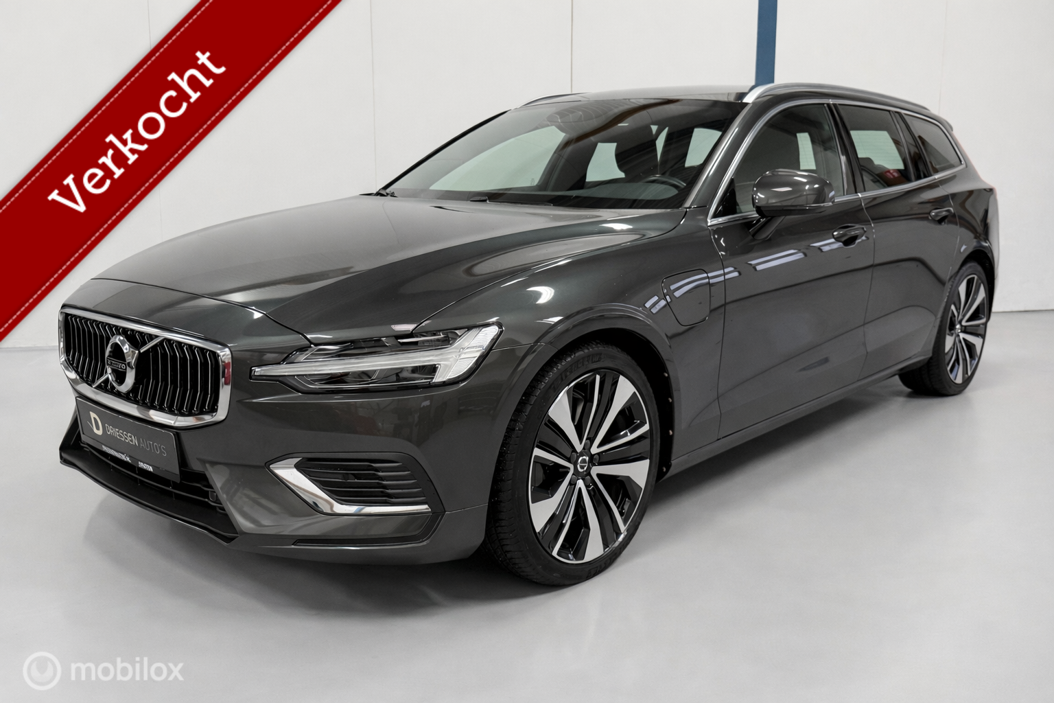 Volvo V60 2.0 T6 Twin Engine AWD Inscription 1E EIGENAAR 2020 - voorkant