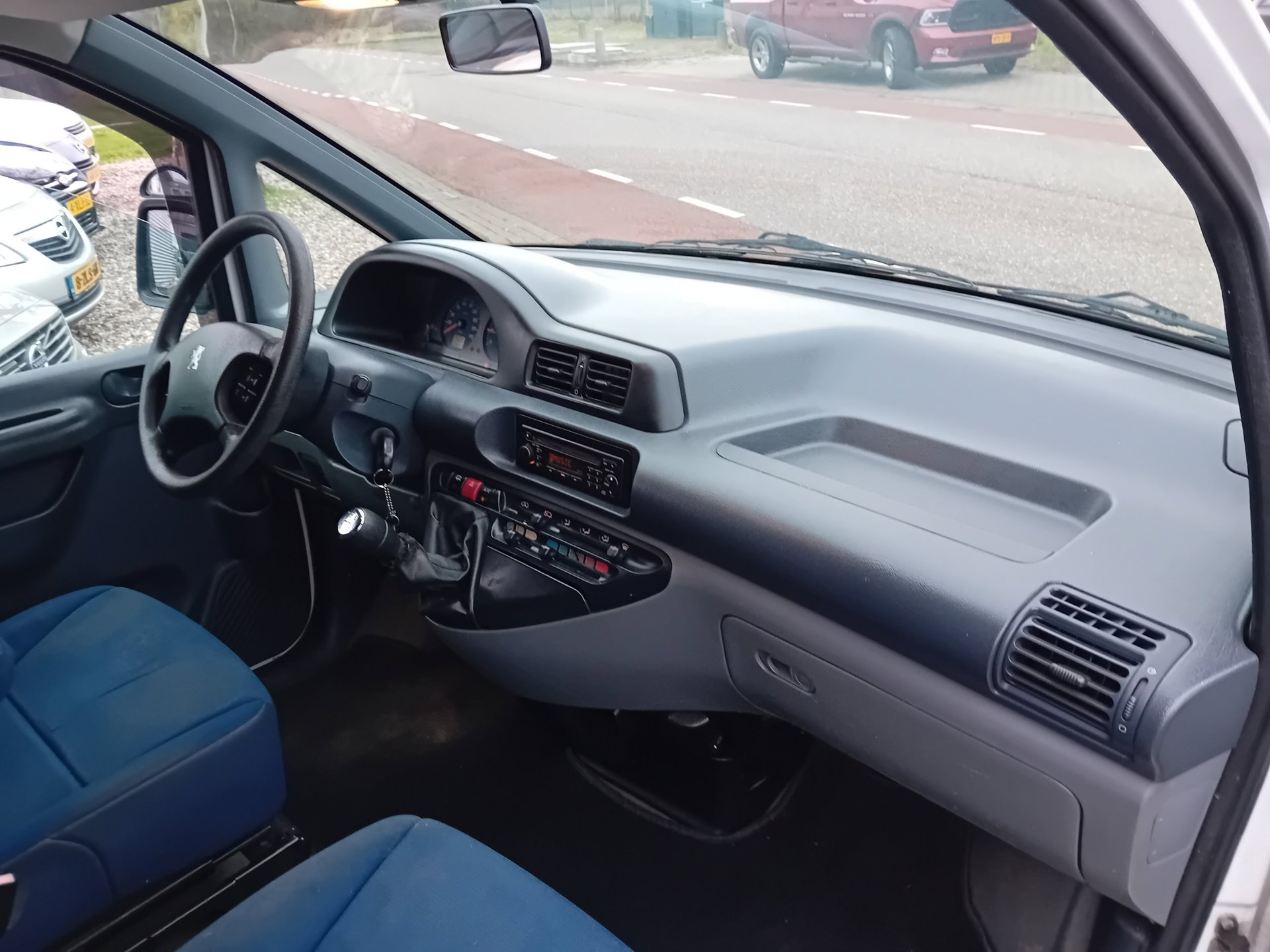 Foto van Peugeot Expert 220c 1.9d