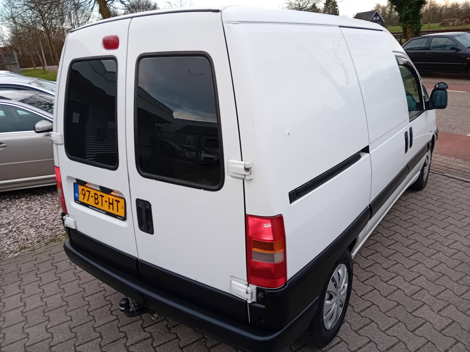 Foto van Peugeot Expert 220c 1.9d