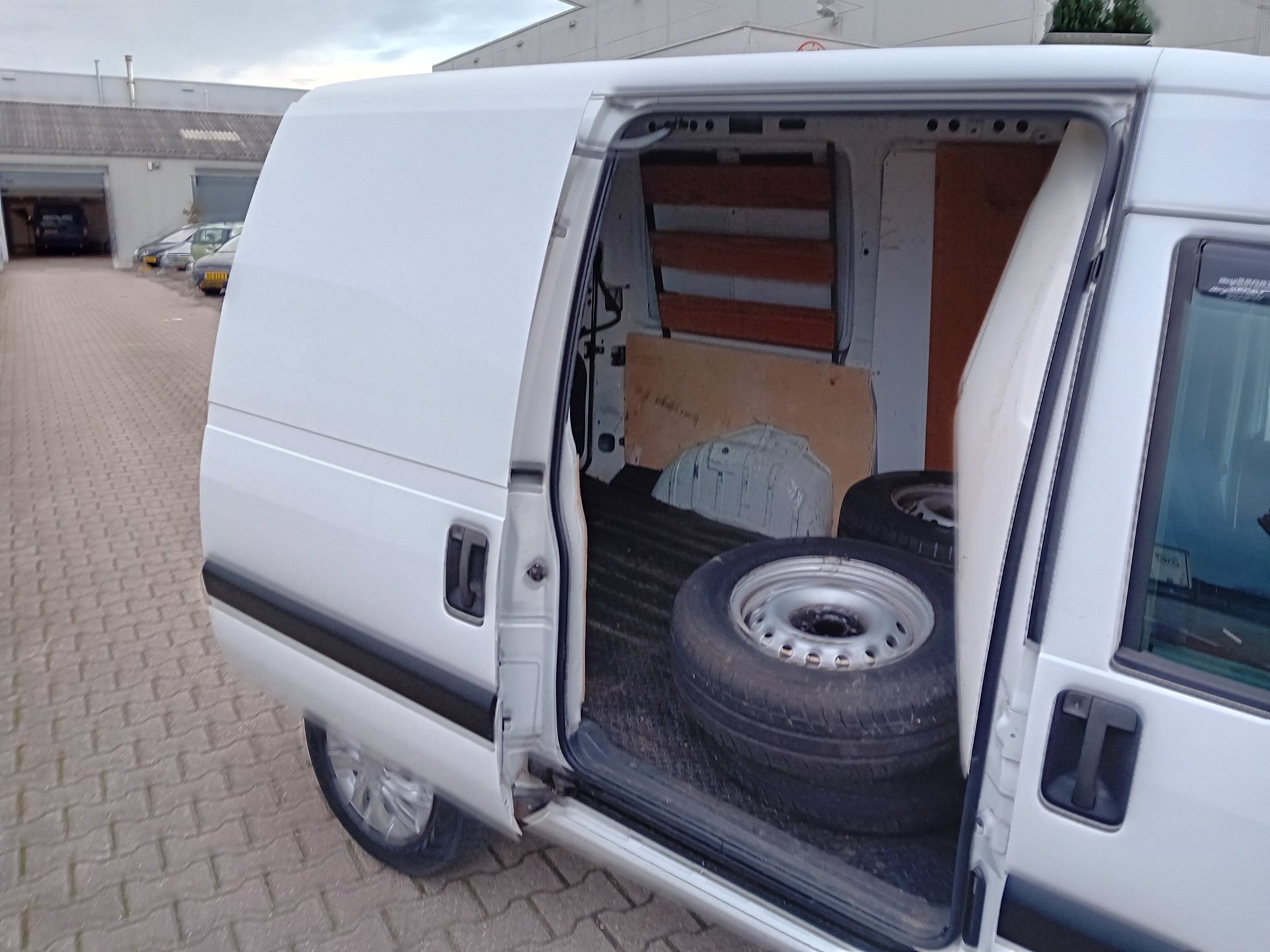 Foto van Peugeot Expert 220c 1.9d