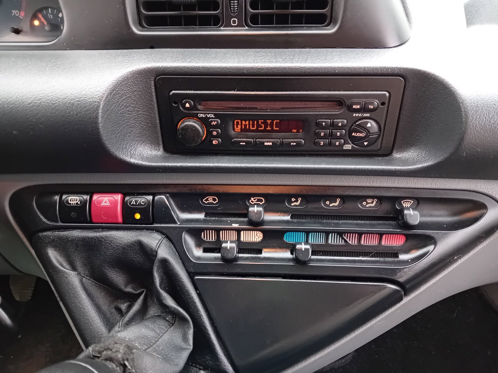 Foto van Peugeot Expert 220c 1.9d
