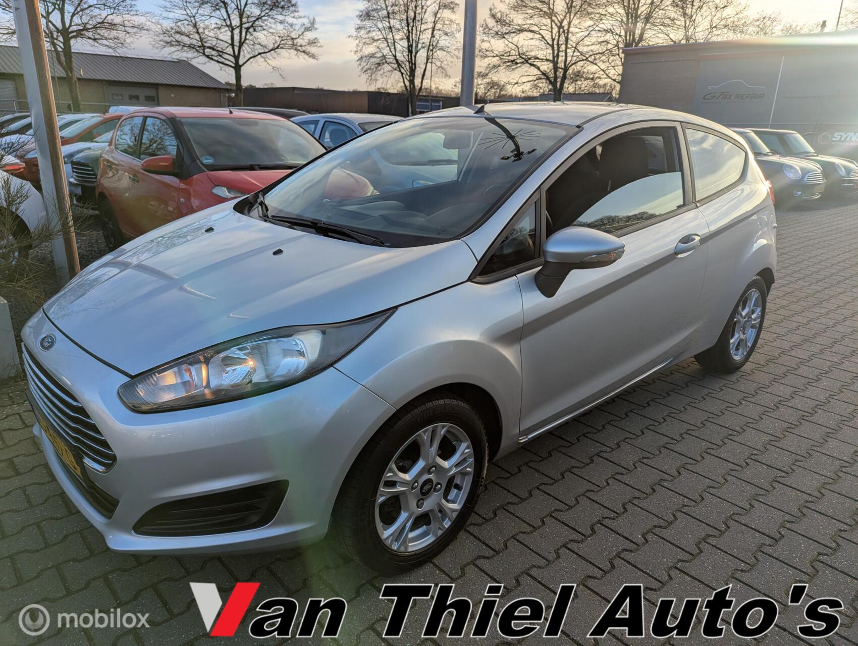 Ford Fiesta 1.25 82 pk airco cruiscontrole 2013 - voorkant