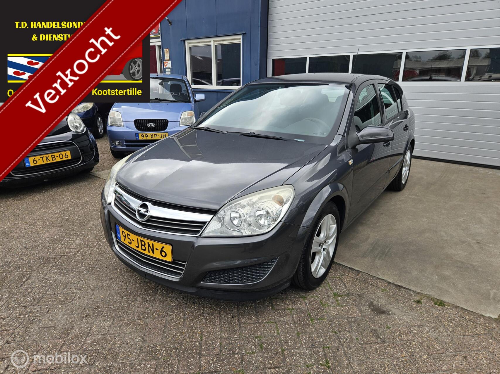 Opel Astra 1.6 Executive 2009 - voorkant