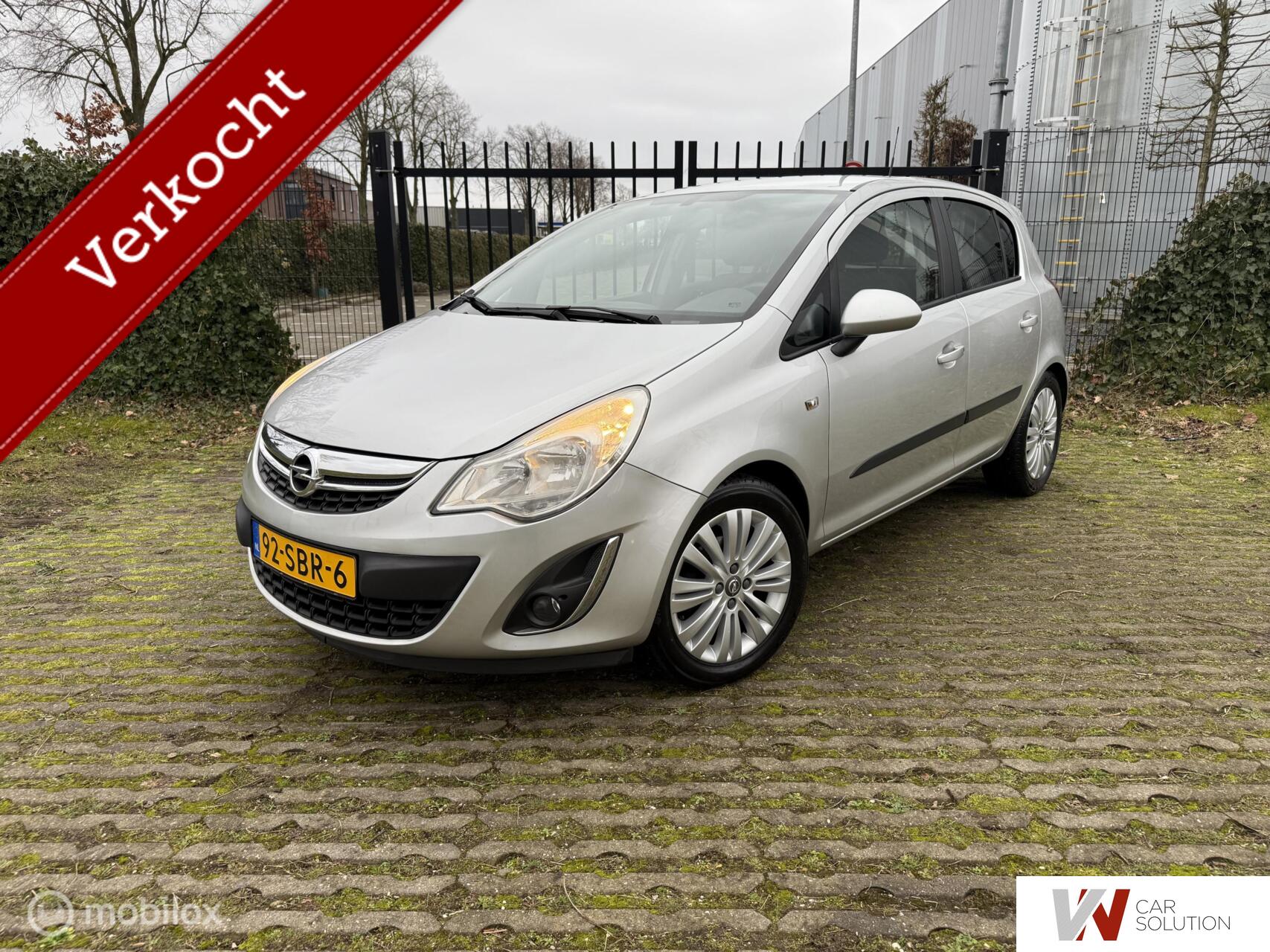 Opel Corsa 1.4-16V 101PK COSMO NAP NAVI PDC AIRCO CRUISE 2011 - voorkant