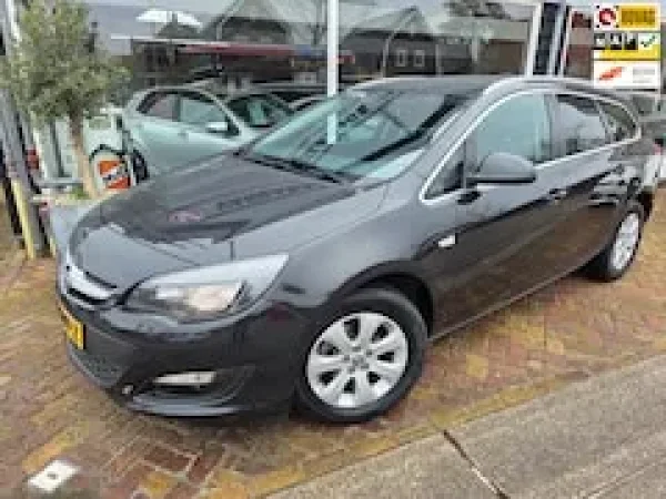Opel Astra 1.4 Turbo Edition 2015 - voorkant