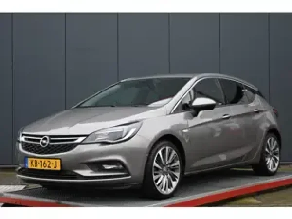 Opel Astra 1.4 Innovation 2016 - voorkant