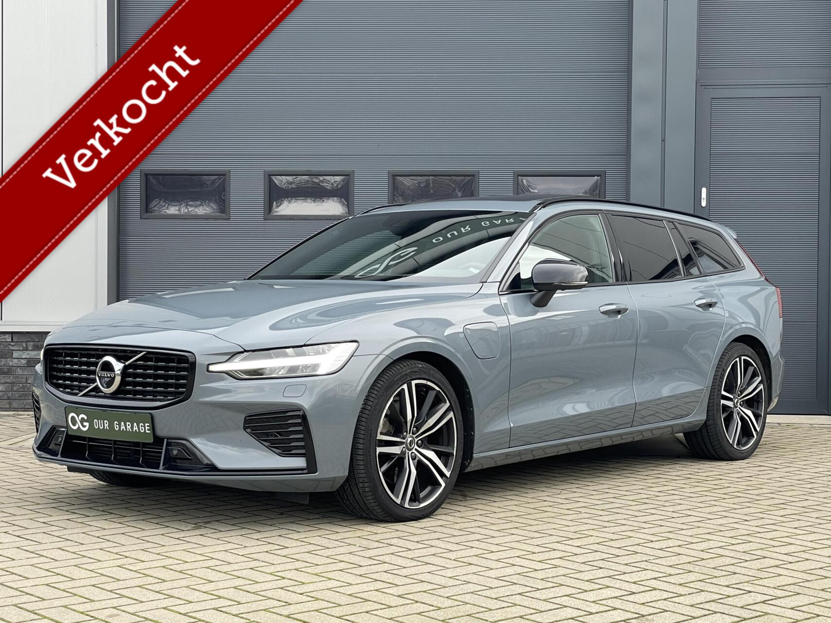 Volvo V60 T6 Recharge AWD Plus Dark|360°|Pano|B&W|ACC 2022 - voorkant