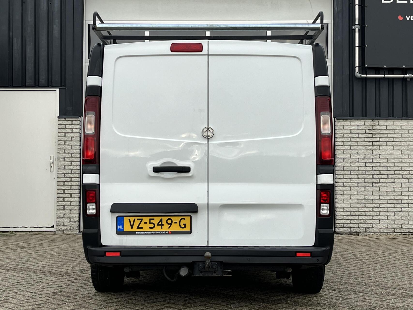 Foto van Opel Vivaro-b