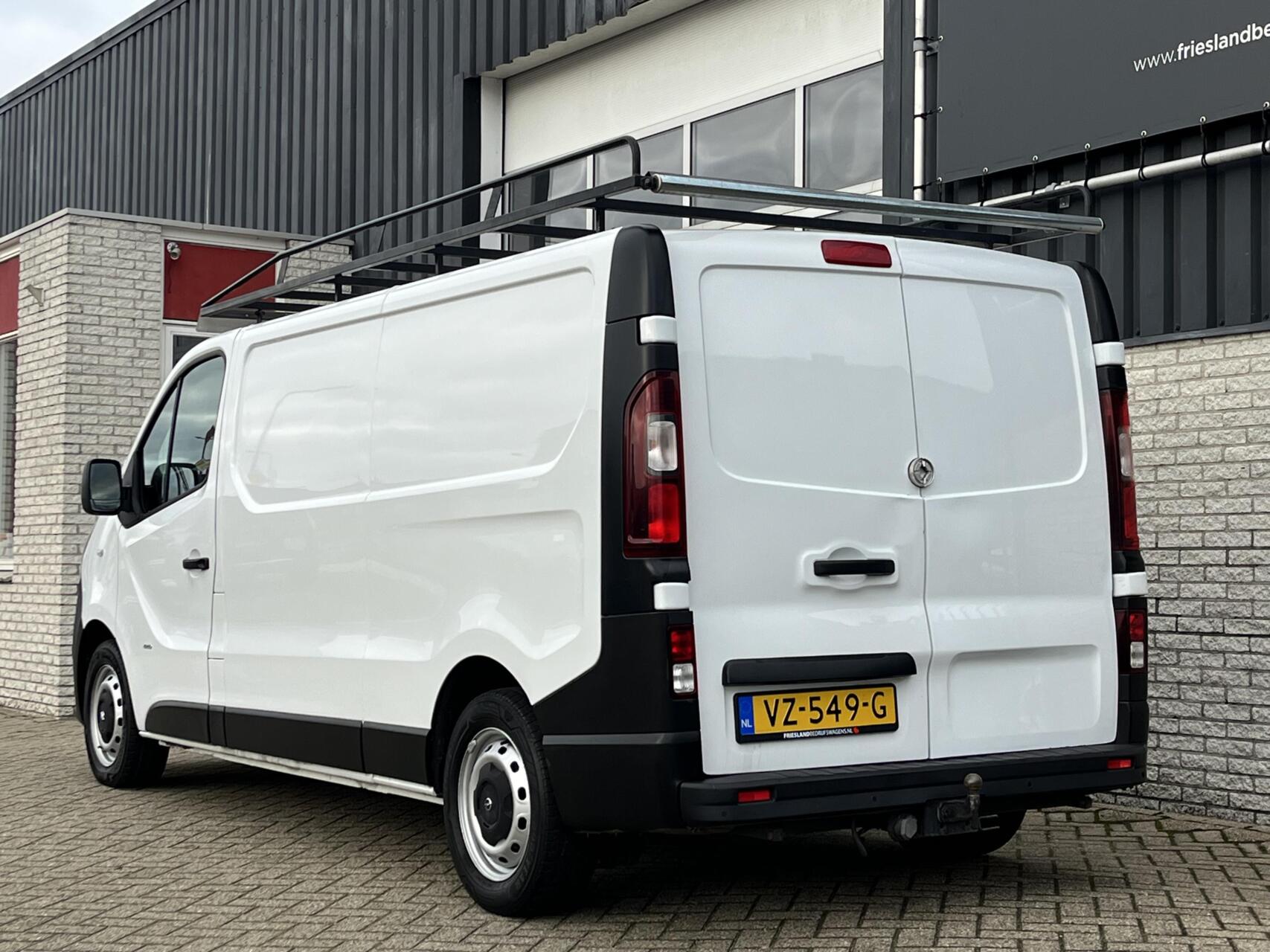 Foto van Opel Vivaro-b