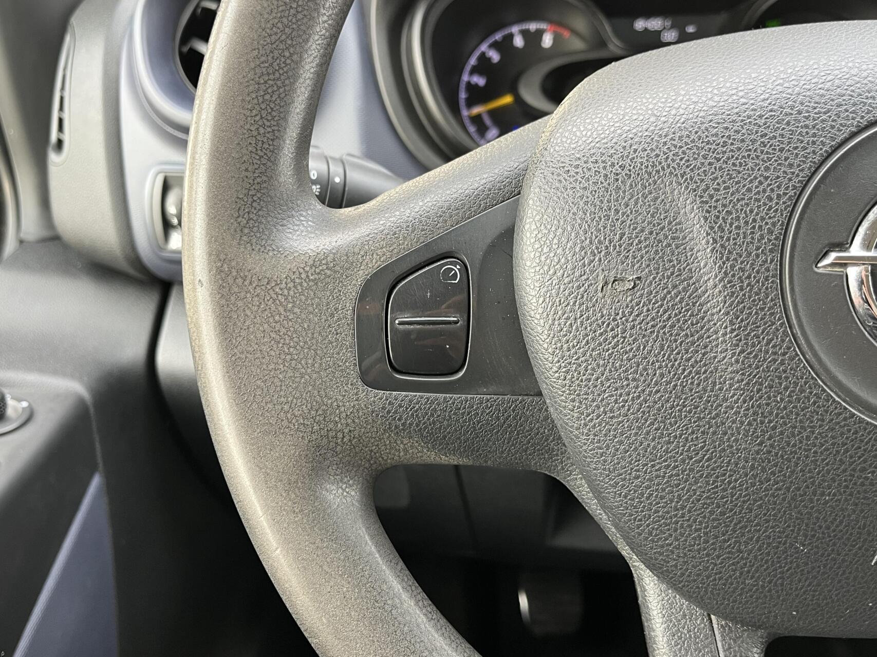 Foto van Opel Vivaro-b