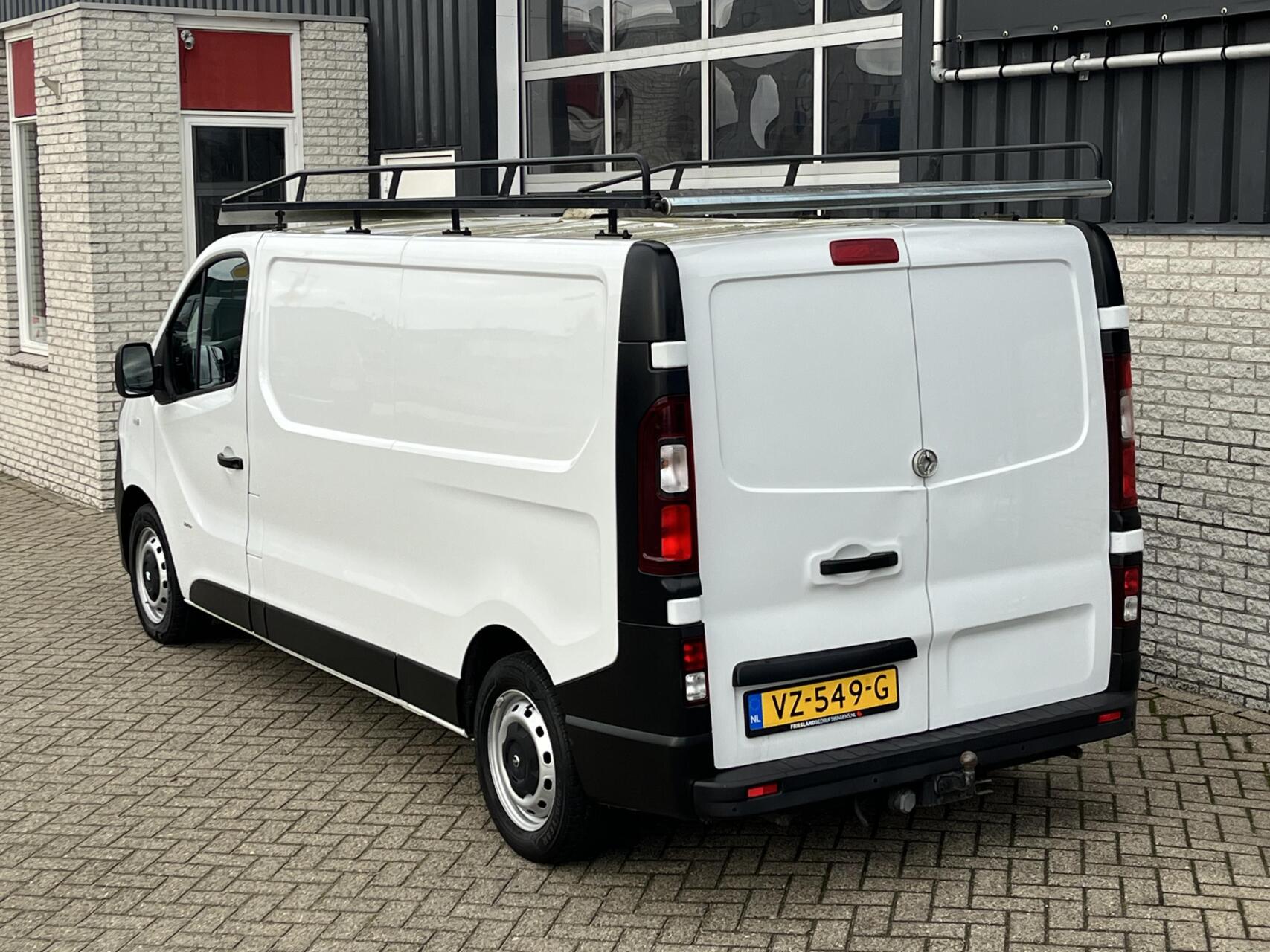 Foto van Opel Vivaro-b