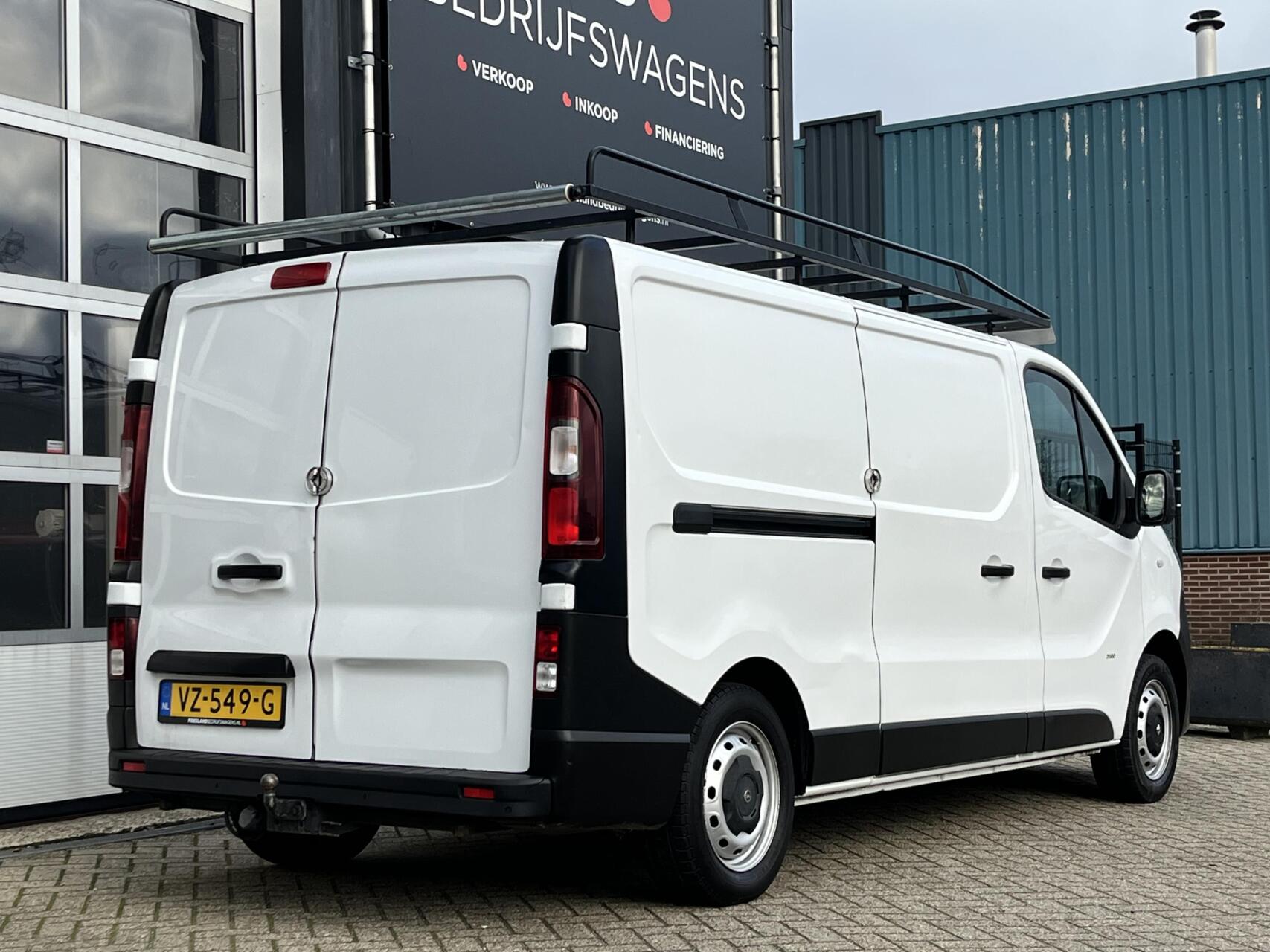 Foto van Opel Vivaro-b