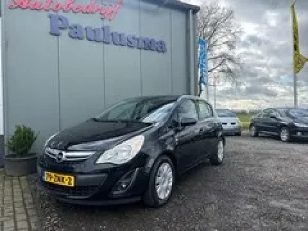 Opel Corsa 1.2-16V Edition 2011 - voorkant