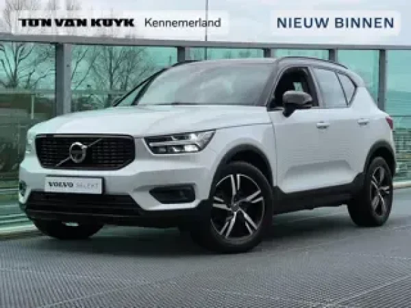 Volvo XC40 1.5 T2 R-Design 2022 - voorkant