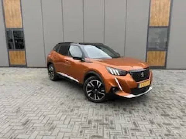 Peugeot 2008 1.2 PureTech GT Pack 2021 - voorkant