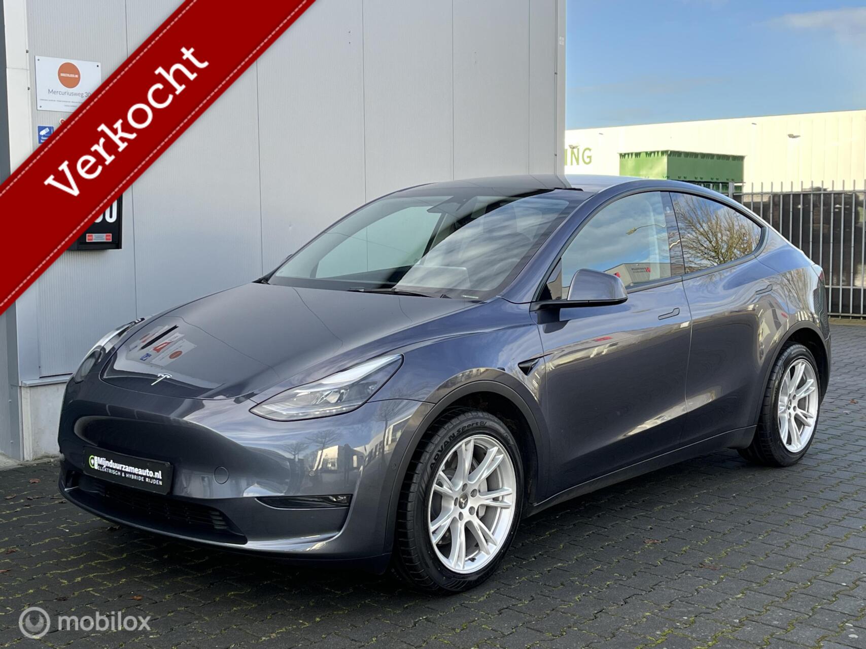 Tesla Model Y Long Range AWD SOH 90 %, Enhanched , Trekhaak 2021 - voorkant
