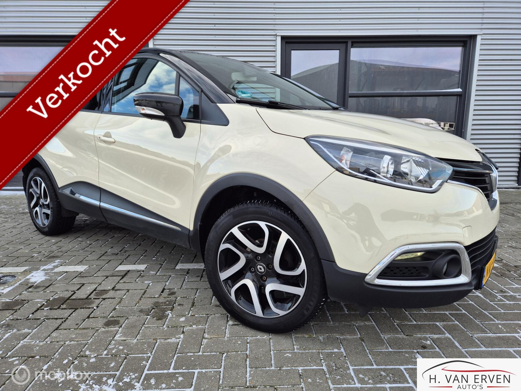Renault Captur Dynamique NAVI CAMER KEYLESS PDC 2017 - voorkant