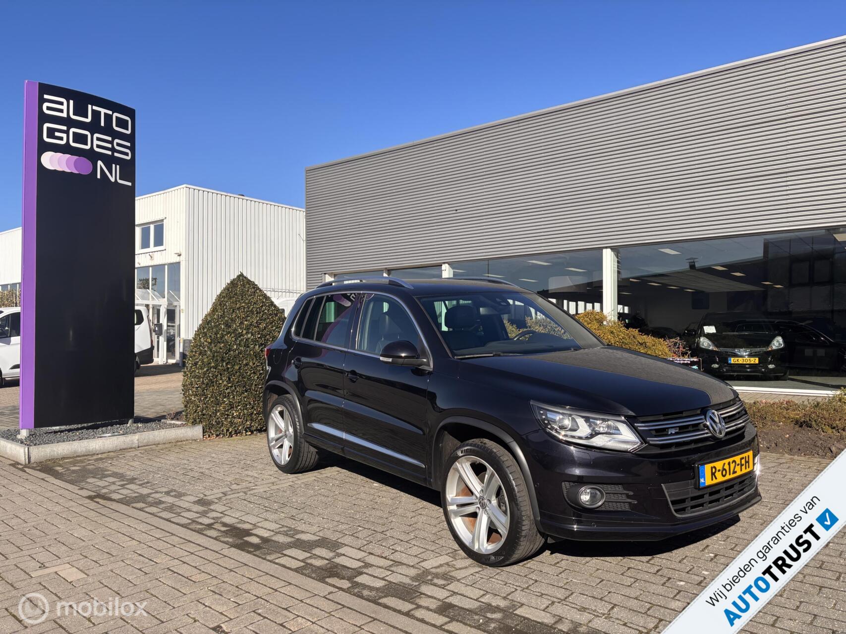 Volkswagen Tiguan 1.4 TSI R-Line Vol Opties ! 2015 - voorkant