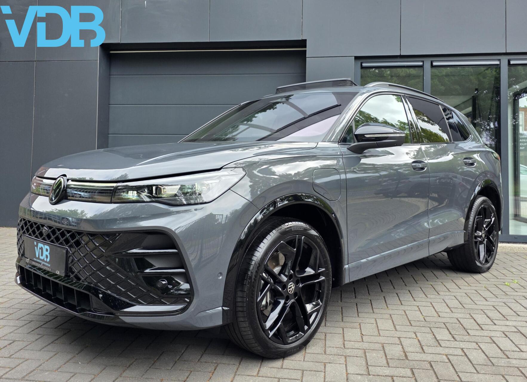 Volkswagen Tiguan 1.5 eHybrid R-Line 272PK BLACK STYLE VOL!! 2025 - voorkant