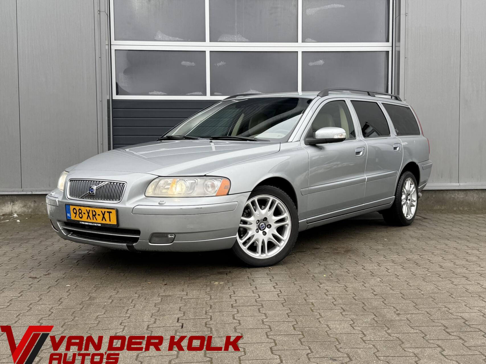 Volvo V70 2.4 D5 AWD Momentum Automaat |Nieuwe APK | Leder | Xenon | Trekhaak | Climate | Cruise | Navigatie 2007 - voorkant