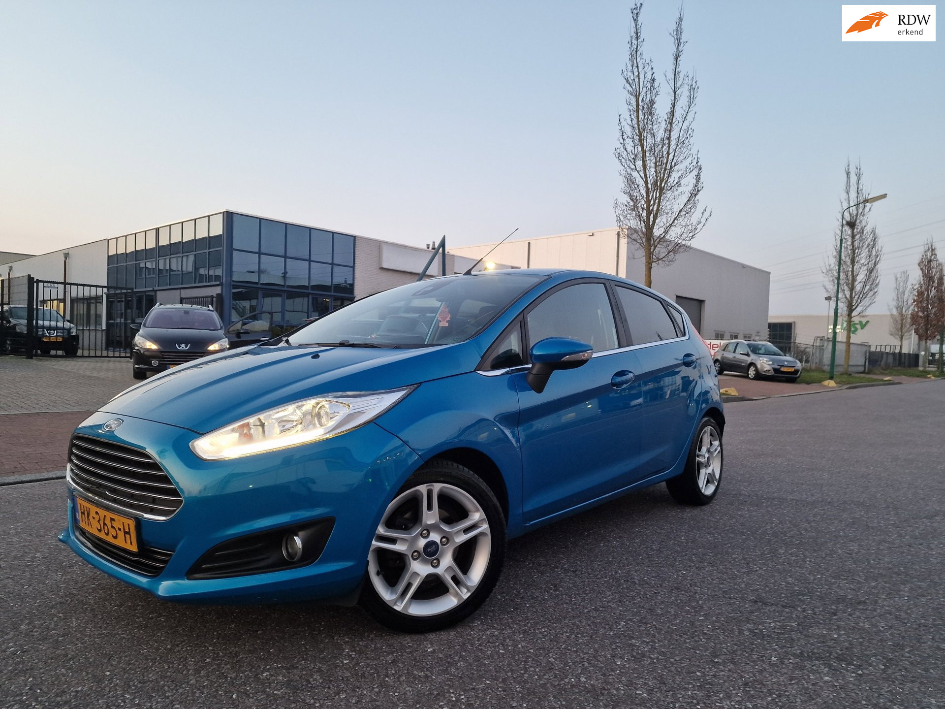 Ford Fiesta 1.5 TDCi Titanium NAVI PSENSOR LEDER CRUISE 2 X SLEUTELS 2015 - voorkant