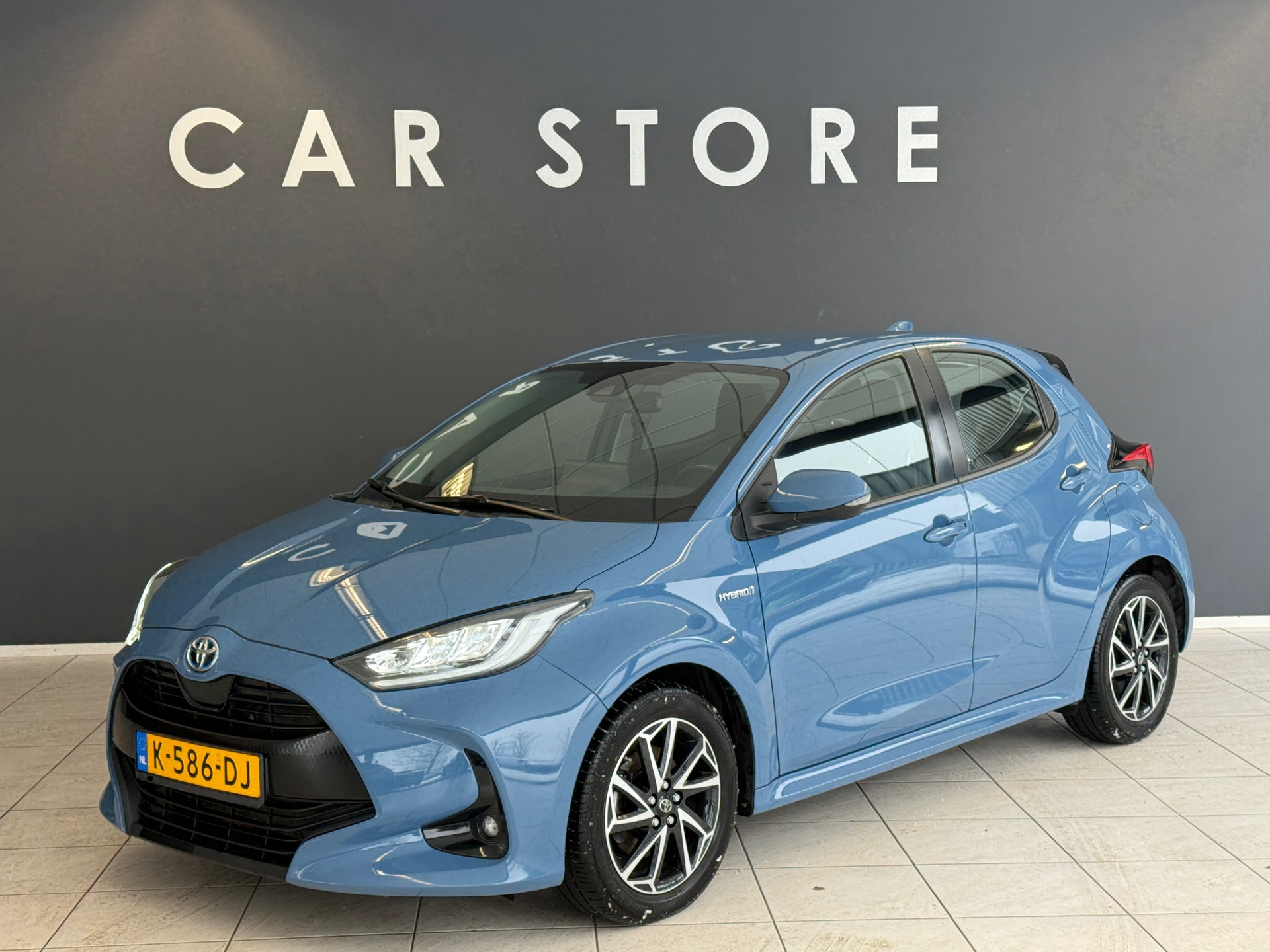 Toyota Toyota Yaris 1.5 Hybrid AUT Dynamic Dealer Onderhouden 2020 - voorkant