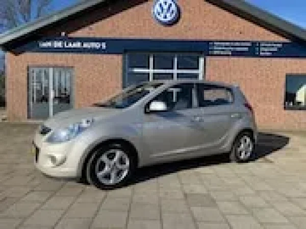 Hyundai I20 1.4i Dynamic XL 2010 - voorkant