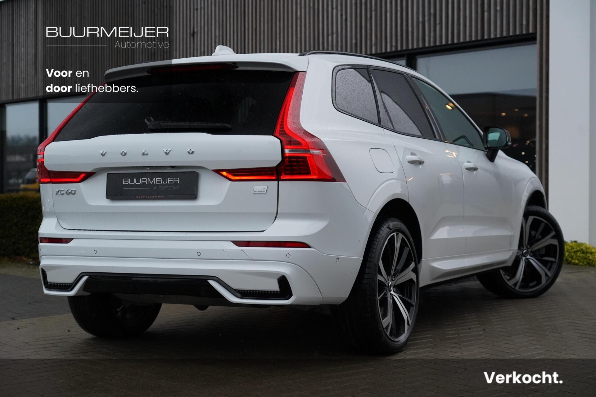 Volvo Xc60 T6 AWD Plus Dark Long Range | Trekhaak | Panoramisch schuif/kanteldak | Harman Kardon | Dealer onderhouden | 360 graden camera | Elektrisch verstelbare stoelen met geheugen | 2022 - voorkant