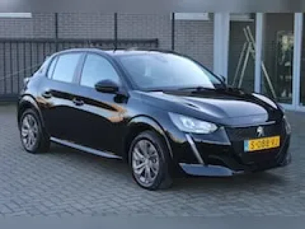 Peugeot 208 EV Active Pack 2023 - voorkant