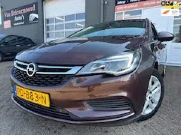 Opel Astra 1.4 Online Edition 2017 - voorkant