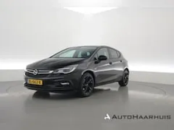 Opel Astra 1.4 Turbo Black Edition 2019 - voorkant