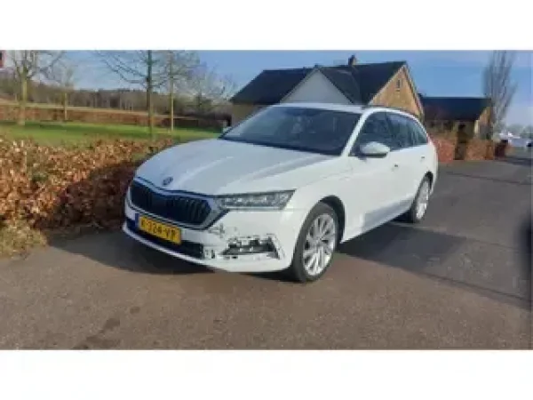Skoda Octavia 1.4 TSI iV PHEV Business Edition 2021 - voorkant