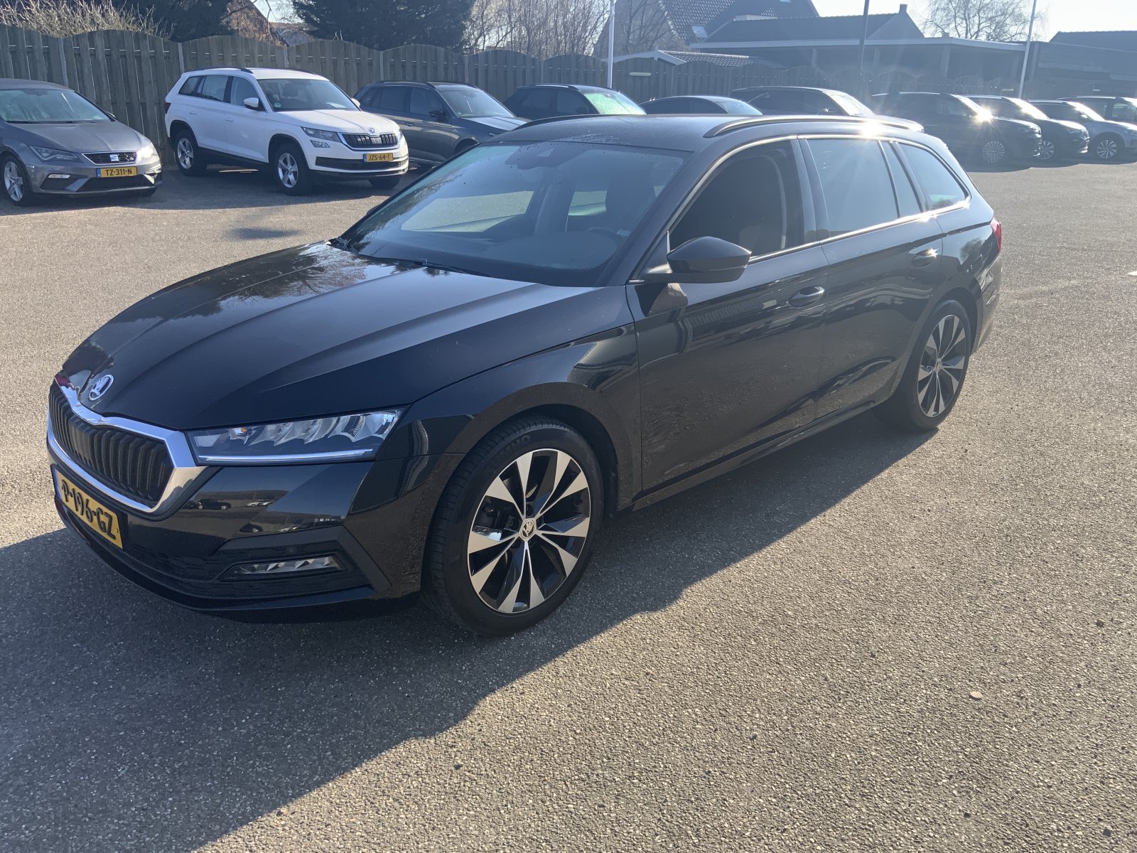 Skoda Octavia Combi 1.5 TSI Bns Ed. Plus 2021 - voorkant