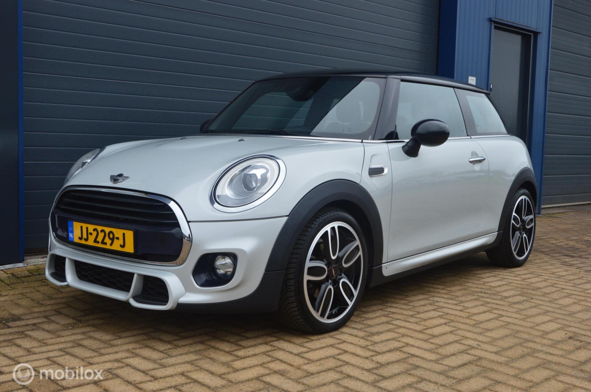 Foto van MINI COOPER