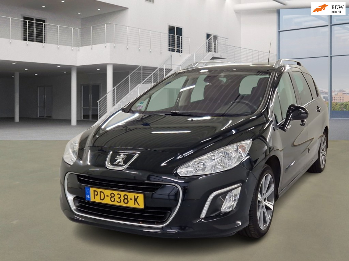 Peugeot 308 1.6 VTi 6pers Style PANO PSENSOR CRUISE 2 X SLEUTELS 2013 - voorkant