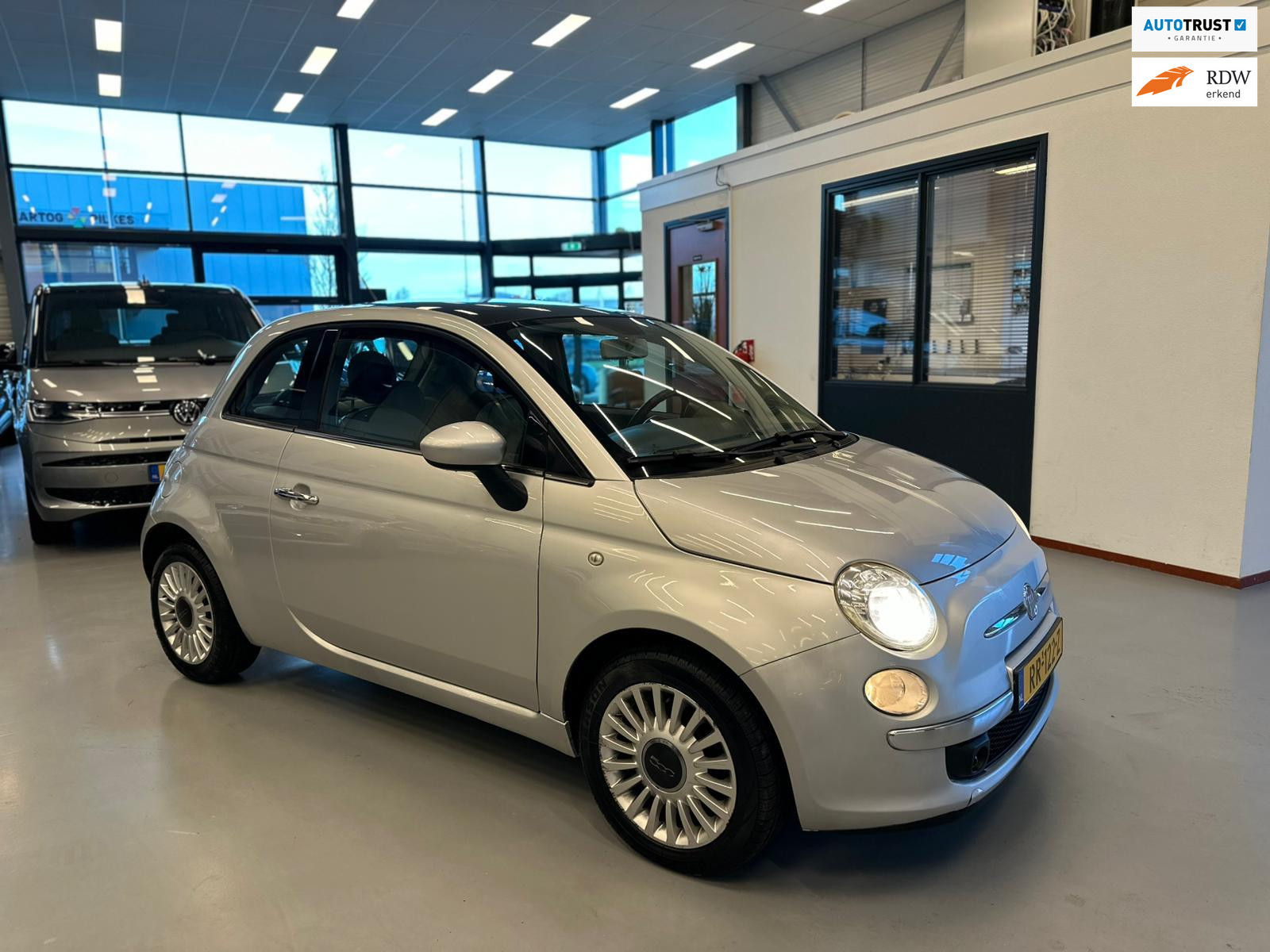 Fiat Fiat 500 1.2 Lounge Airco Panoramadak CarPlay 2010 - voorkant